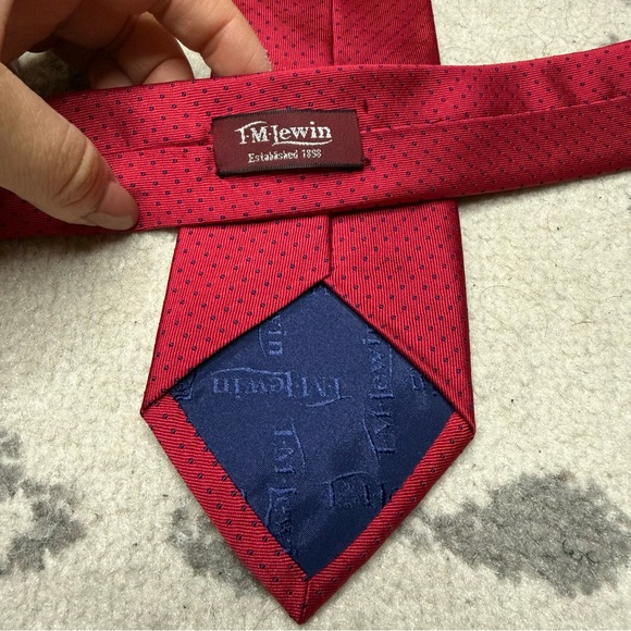 T. M. LEWIN 100% Silk Handmade Red Holiday Micro Polka Dot Printed Business Tie - Picture 3 of 3